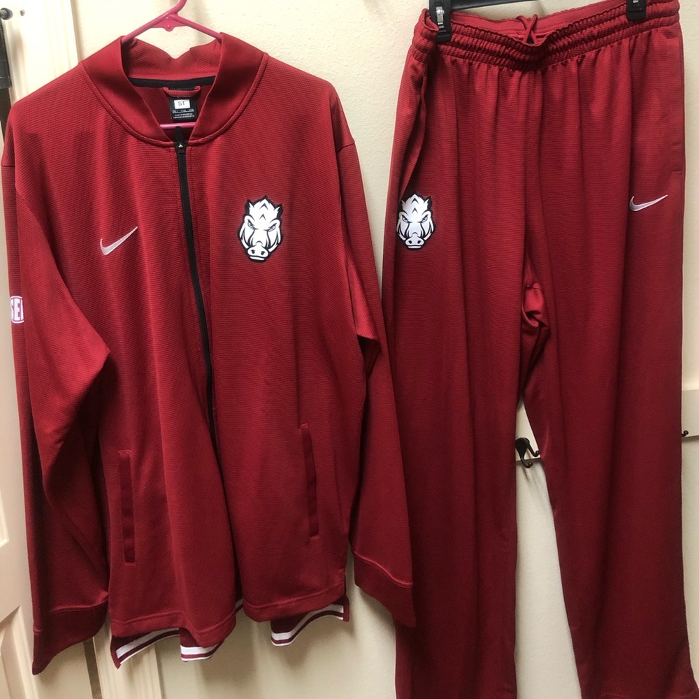 New Razorback logo sweat suit, Comfortable